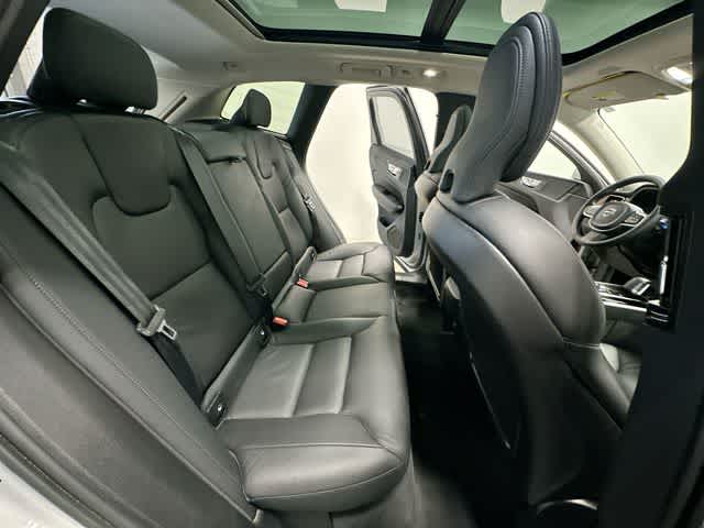 Thumbnail: 2023 Volvo XC60 - 24