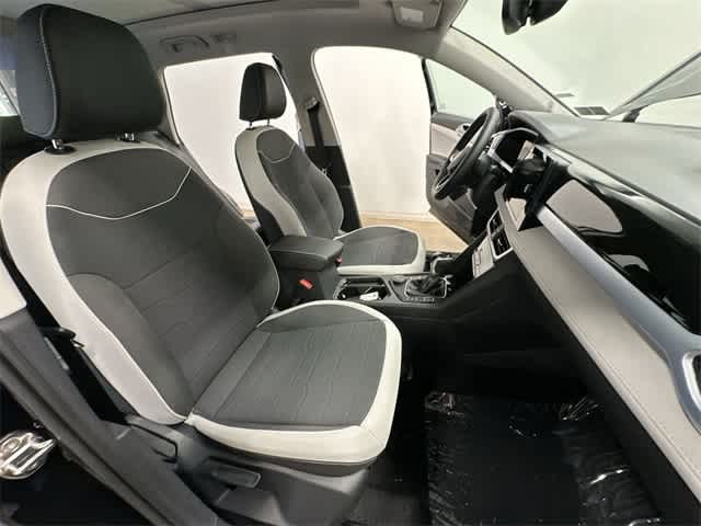 Thumbnail: 2025 Volkswagen Taos - 22