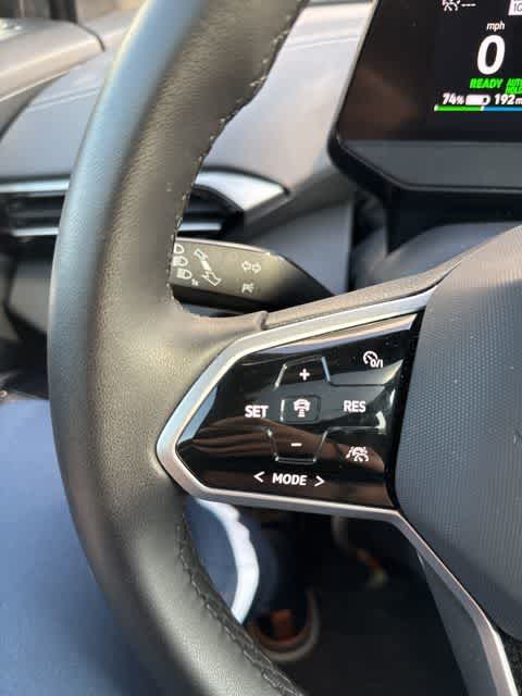 Thumbnail: 2023 Volkswagen ID.4 - 17