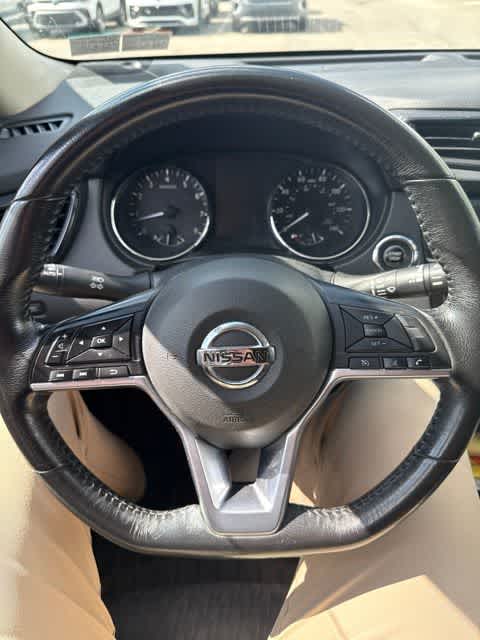 Thumbnail: 2018 Nissan Rogue - 12