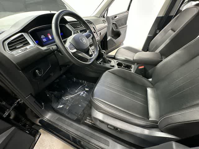 Thumbnail: 2022 Volkswagen Tiguan - 16