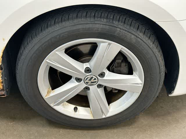 Thumbnail: 2013 Volkswagen Passat - 5