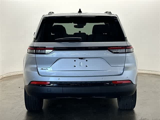 Thumbnail: 2023 Jeep Grand Cherokee - 4