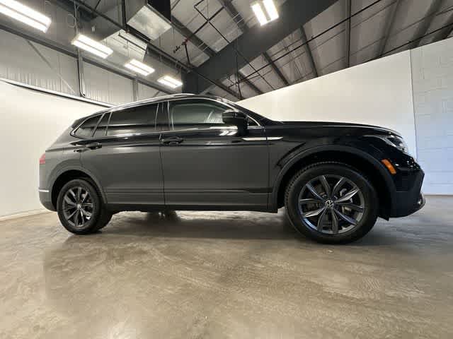 Thumbnail: 2022 Volkswagen Tiguan - 3
