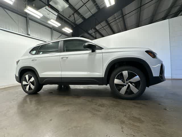 Thumbnail: 2026 Volkswagen Taos - 3