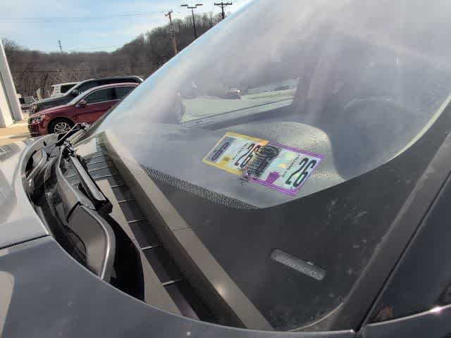 Thumbnail: 2018 Land Rover Discovery Sport - 13