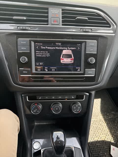 Thumbnail: 2023 Volkswagen Tiguan - 20