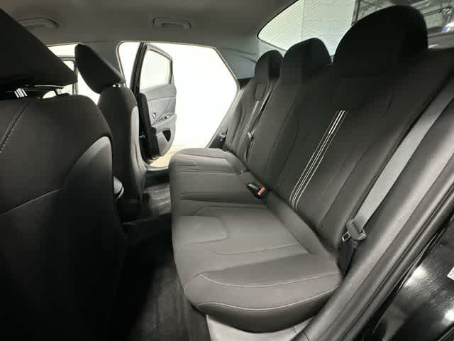 Thumbnail: 2023 Hyundai Elantra - 18