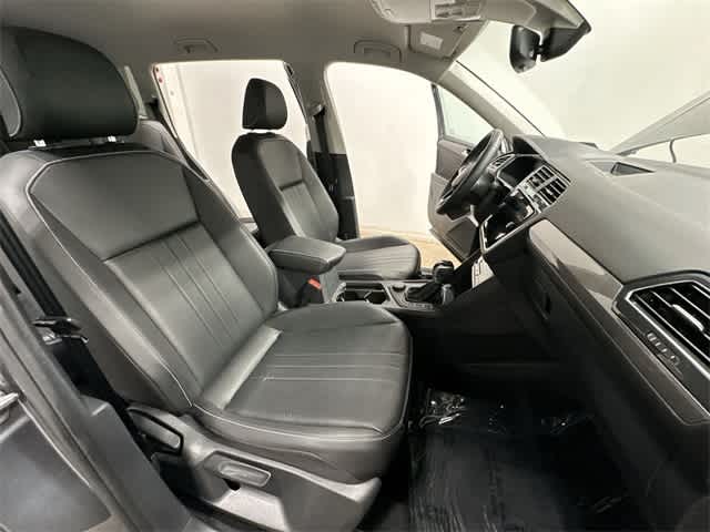 Thumbnail: 2023 Volkswagen Tiguan - 22