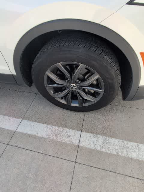 Thumbnail: 2023 Volkswagen Tiguan - 8