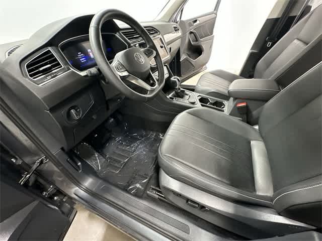 Thumbnail: 2024 Volkswagen Tiguan - 17