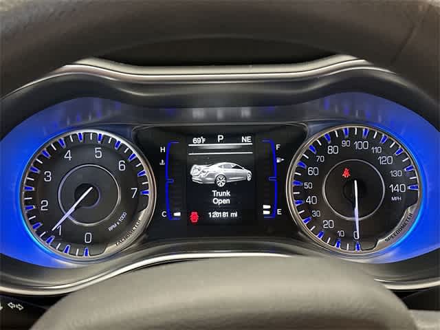 Thumbnail: 2015 Chrysler 200 - 6
