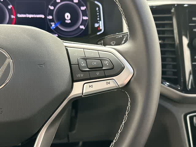 Thumbnail: 2023 Volkswagen Atlas - 9