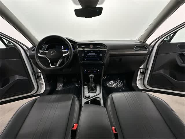 Thumbnail: 2022 Volkswagen Tiguan - 21