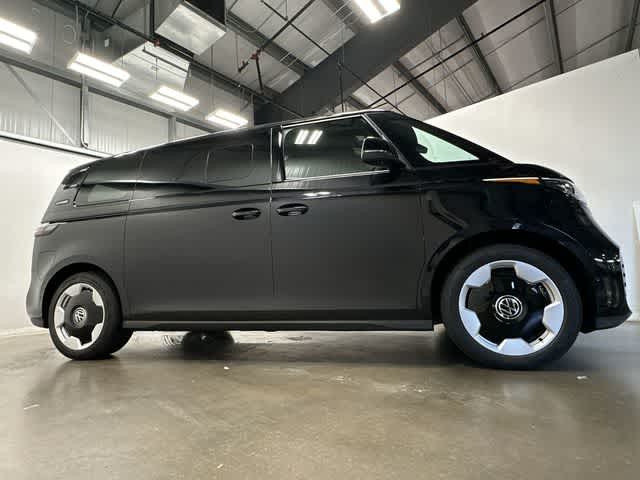 Thumbnail: 2025 Volkswagen ID.Buzz - 3