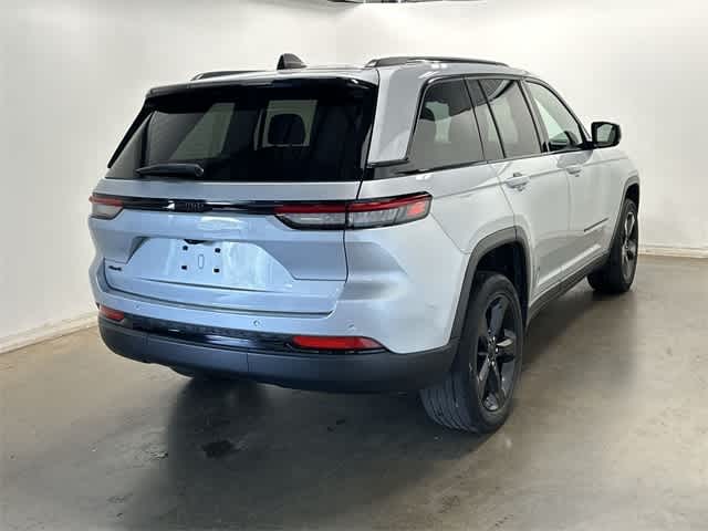 Thumbnail: 2023 Jeep Grand Cherokee - 34
