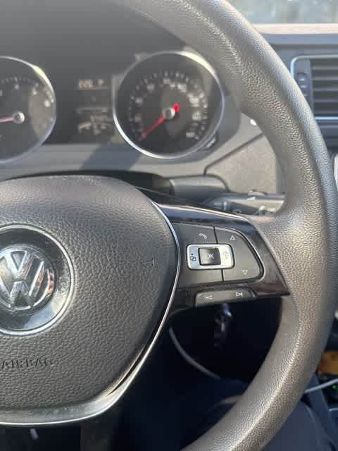 Thumbnail: 2017 Volkswagen Jetta - 14