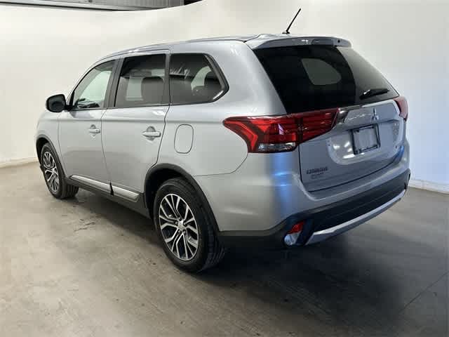 Thumbnail: 2016 Mitsubishi Outlander - 32