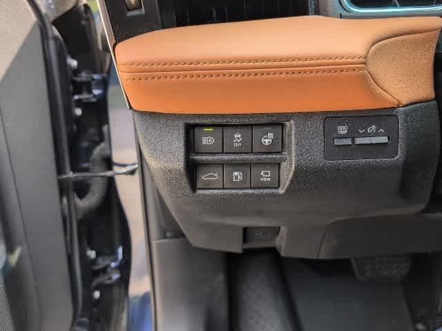 Thumbnail: 2019 Toyota Avalon - 20