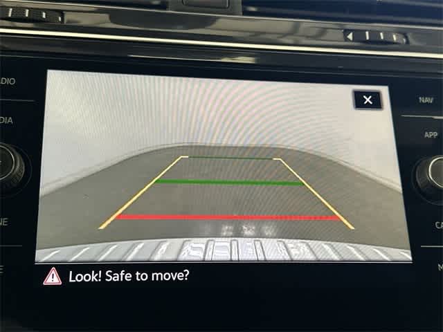 Thumbnail: 2022 Volkswagen Tiguan - 15