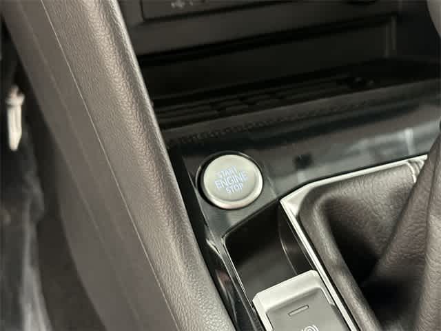 Thumbnail: 2025 Volkswagen Taos - 11