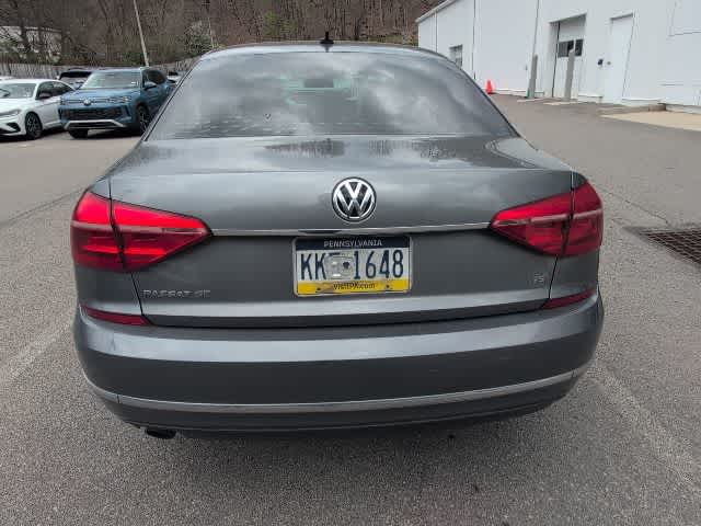 Thumbnail: 2016 Volkswagen Passat - 4