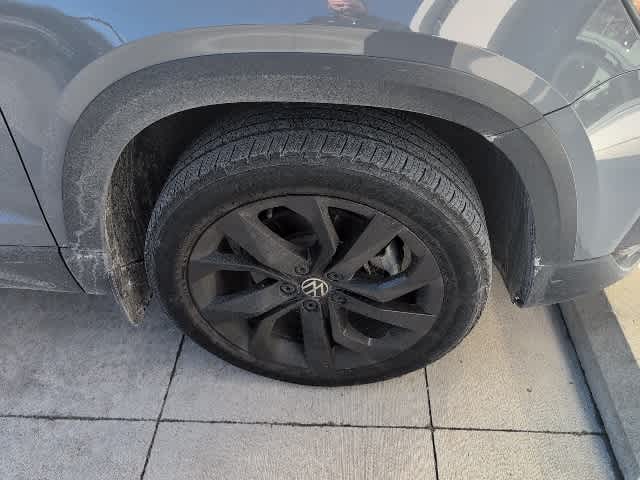 Thumbnail: 2023 Volkswagen Taos - 8