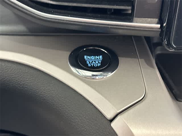 Thumbnail: 2022 Ford Explorer - 10