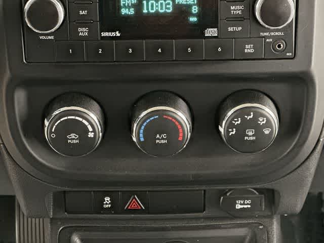 Thumbnail: 2015 Jeep Patriot - 11