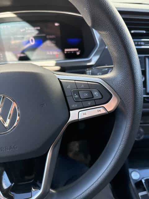 Thumbnail: 2022 Volkswagen Tiguan - 15