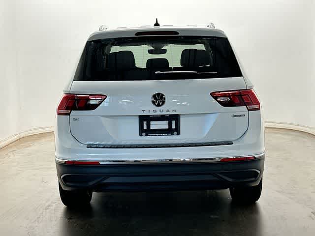 Thumbnail: 2023 Volkswagen Tiguan - 4