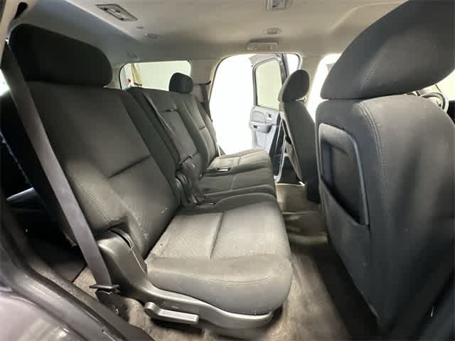 Thumbnail: 2010 Chevrolet Tahoe - 21