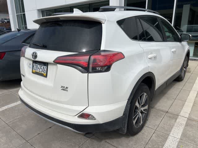 Thumbnail: 2018 Toyota RAV4 - 4