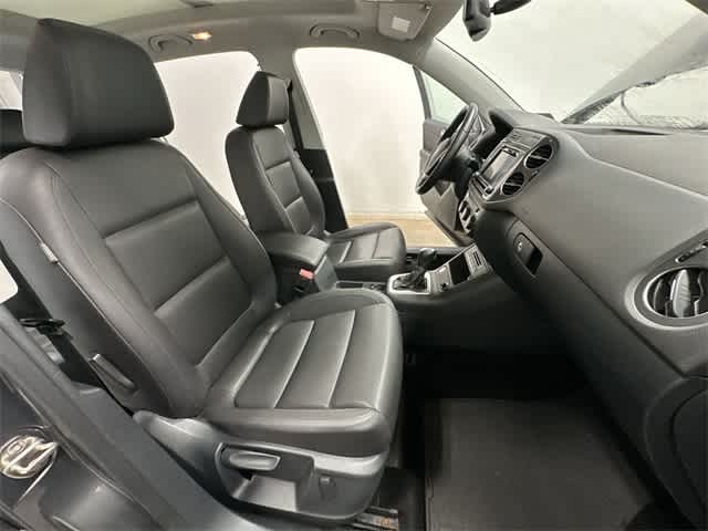 Thumbnail: 2016 Volkswagen Tiguan - 23