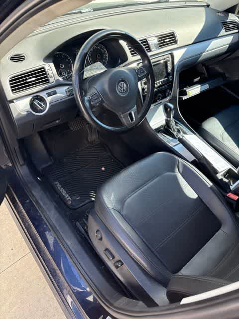 Thumbnail: 2013 Volkswagen Passat - 12