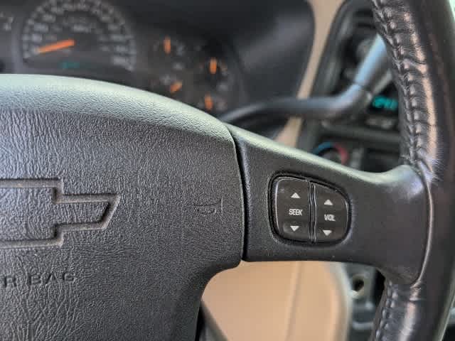 Thumbnail: 2004 Chevrolet Suburban - 16