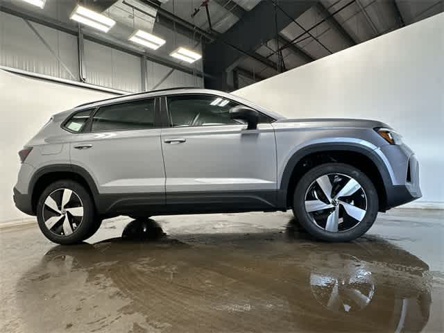 Thumbnail: 2025 Volkswagen Taos - 3