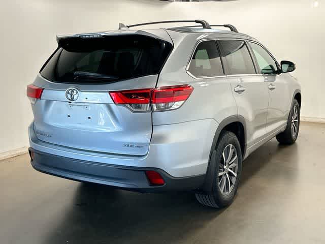 Thumbnail: 2017 Toyota Highlander - 36