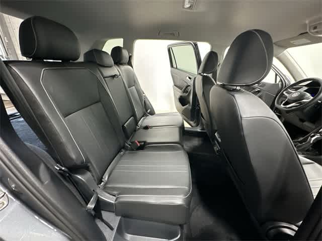 Thumbnail: 2023 Volkswagen Tiguan - 24