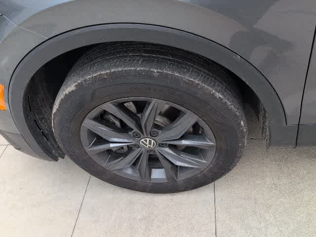 Thumbnail: 2023 Volkswagen Tiguan - 11