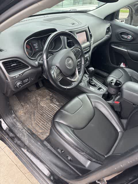 Thumbnail: 2020 Jeep Cherokee - 12