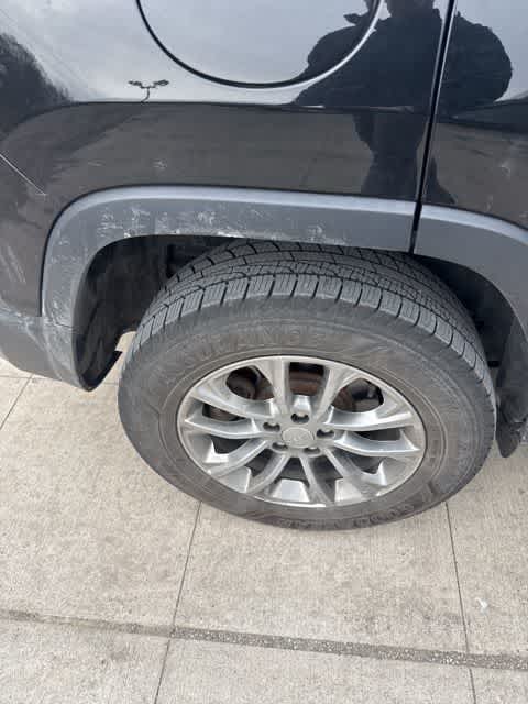 Thumbnail: 2020 Jeep Cherokee - 5