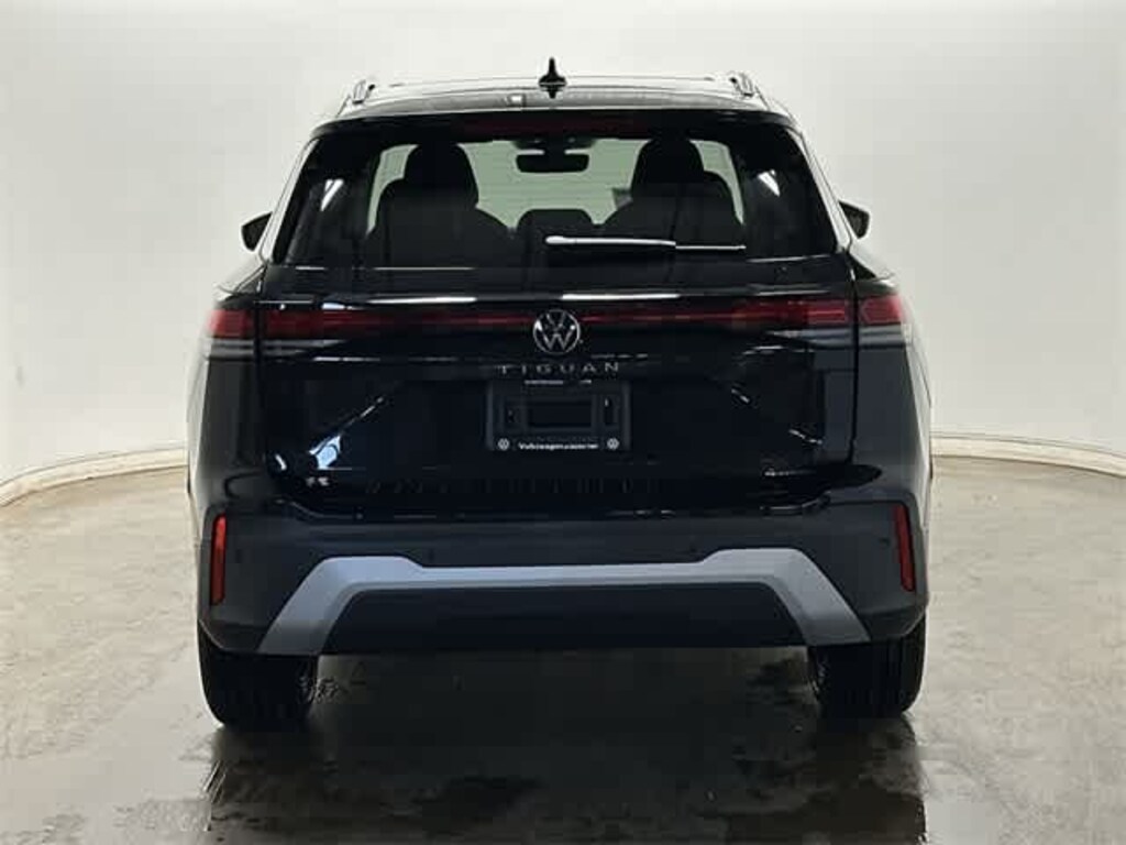 New 2026 Volkswagen Tiguan 2.0T SE SUV