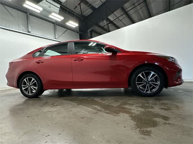 Thumbnail: 2023 Kia Forte - 3