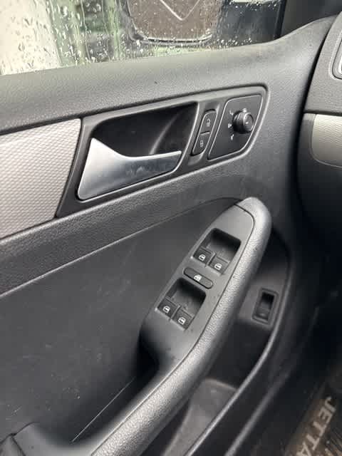 Thumbnail: 2017 Volkswagen Jetta - 19