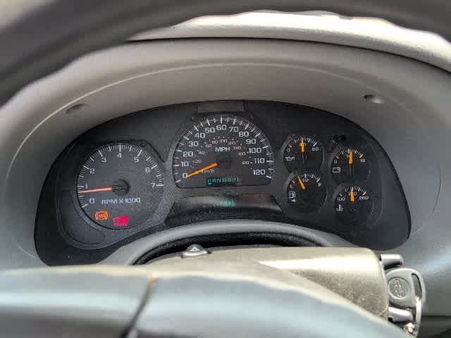 Thumbnail: 2004 Chevrolet TrailBlazer - 11