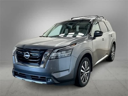 2022 Nissan Pathfinder Platinum SUV