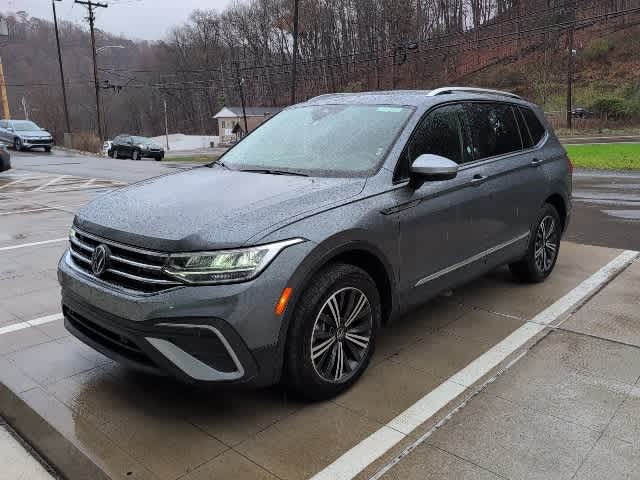 Thumbnail: 2024 Volkswagen Tiguan - 1
