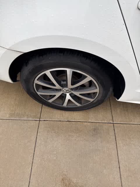 Thumbnail: 2017 Volkswagen Jetta - 5