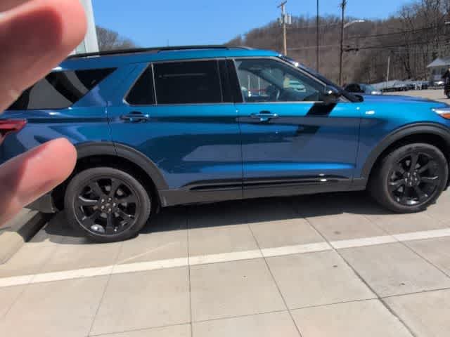 Thumbnail: 2022 Ford Explorer - 6